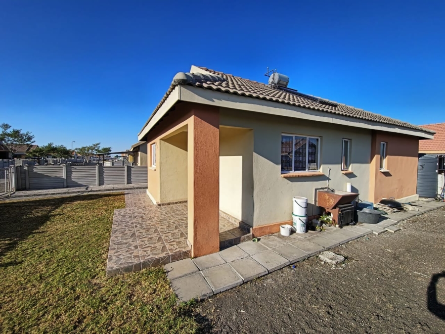 3 Bedroom Property for Sale in Freedom Park North West